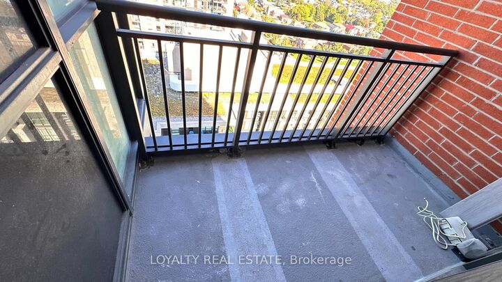 Property Photo:  830 Lawrence Avenue W 1903  ON M6A 1C3 