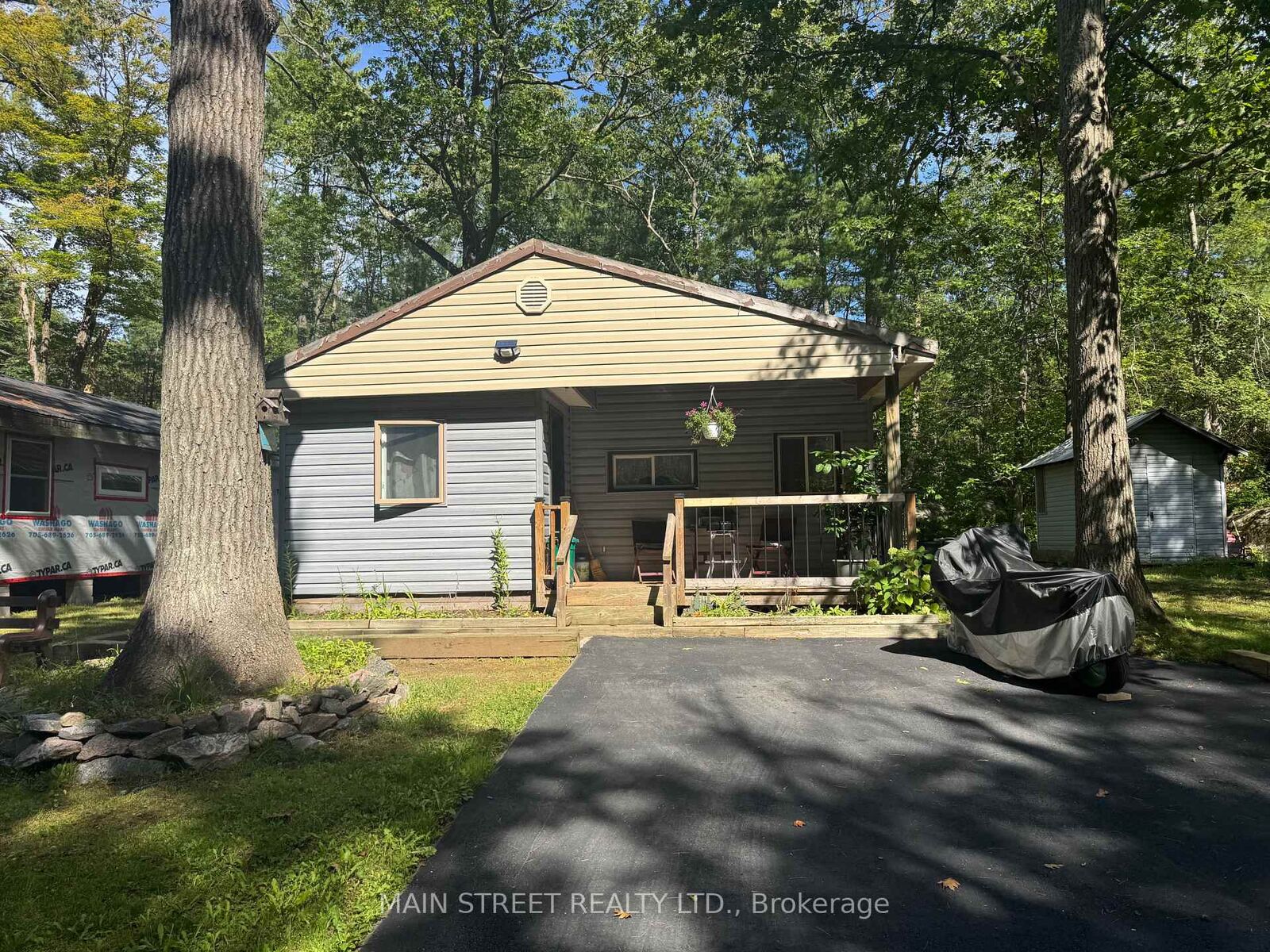 Property Photo: 1007 Racoon Road 21 ON P1P 0C2