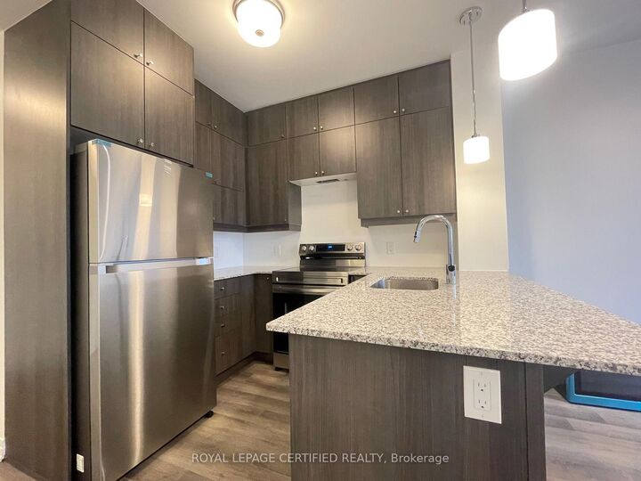 Property Photo:  470 Gordon Krantz Avenue 521  ON L9E 1Z3 