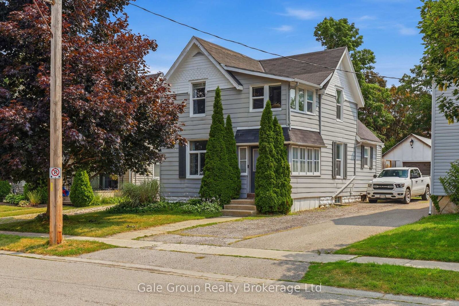 Property Photo:  32 West Avenue W  ON N5R 3P5 