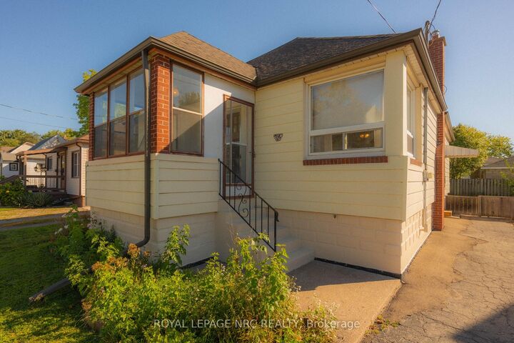 Property Photo:  56 Lyons Avenue  ON L3B 1L7 