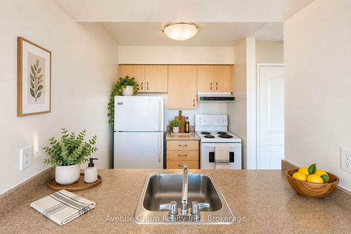 Property Photo:  171 Main Street N 712  ON L6X 0H4 