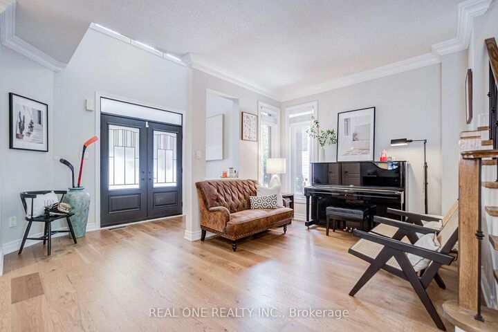 Property Photo: 2463 Parkglen Avenue ON L6M 4Y7