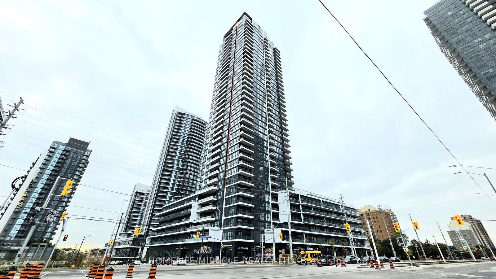 Property Photo:  15 Watergarden Drive 3302  ON L5R 0H4 