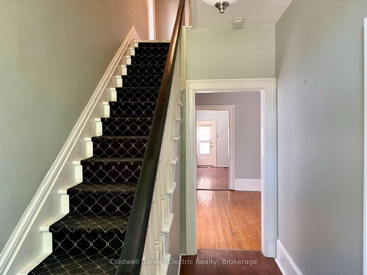 Property Photo:  21 Sussex Street N  ON K9V 4H3 