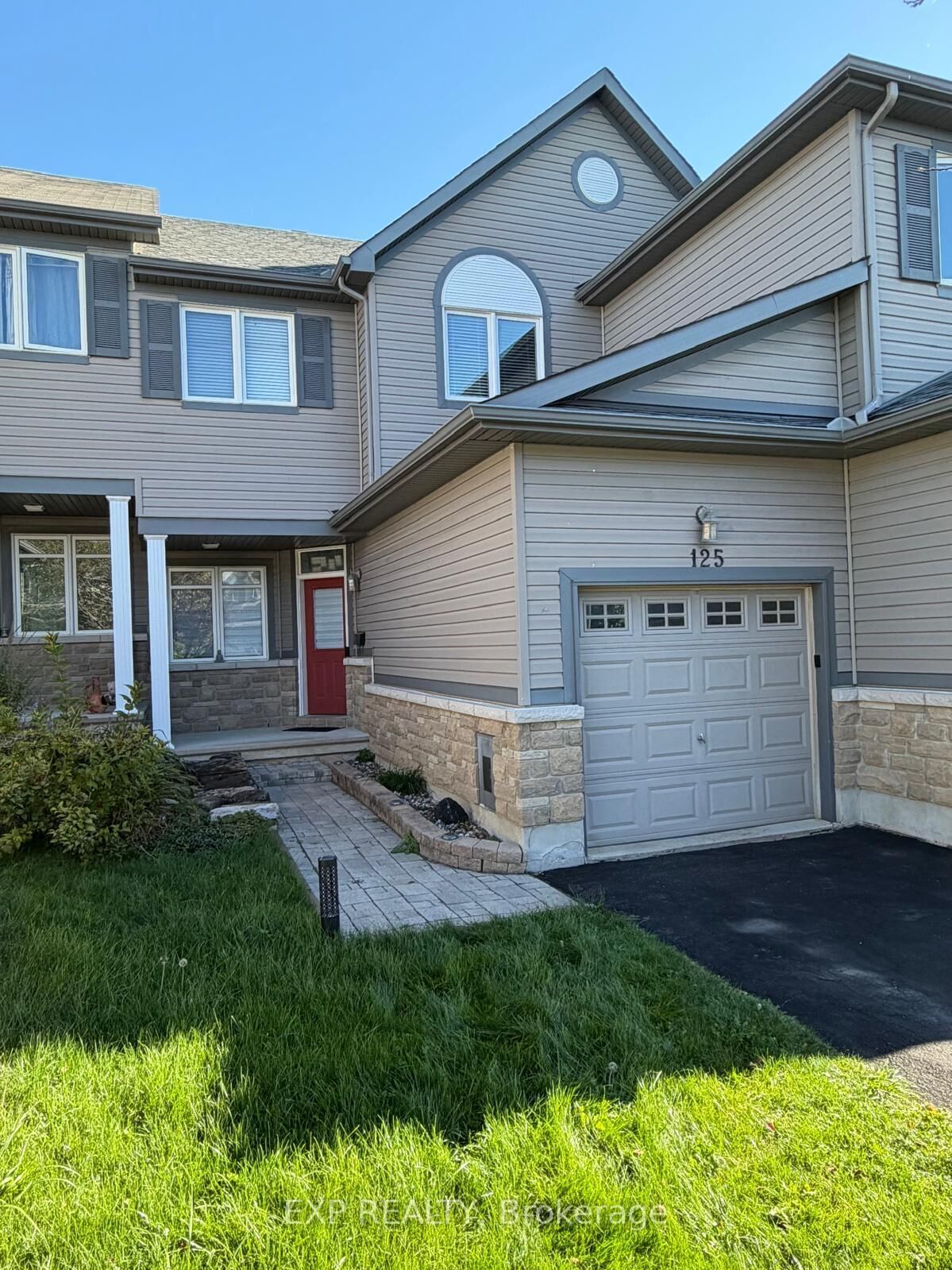 Property Photo: 125 Dahlia Street E ON K4K 0G1