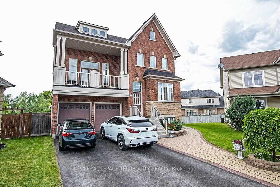 Property Photo:  53 Rushbrooke Way Lower  ON L1Z 2C4 