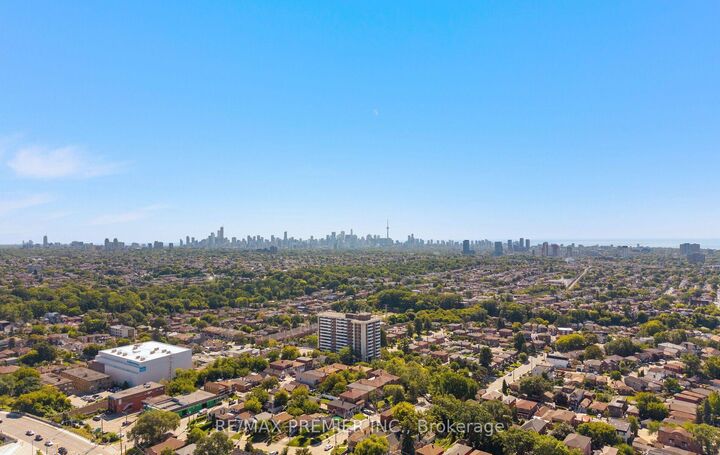 Property Photo:  2470 Eglinton Avenue W 209  ON M6M 5E7 
