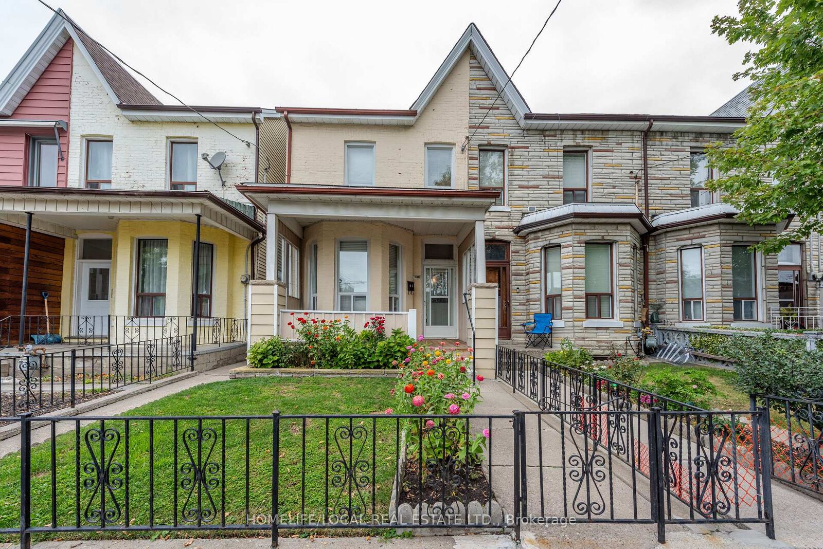 Property Photo:  38 Gordon Street  ON M6K 1P6 