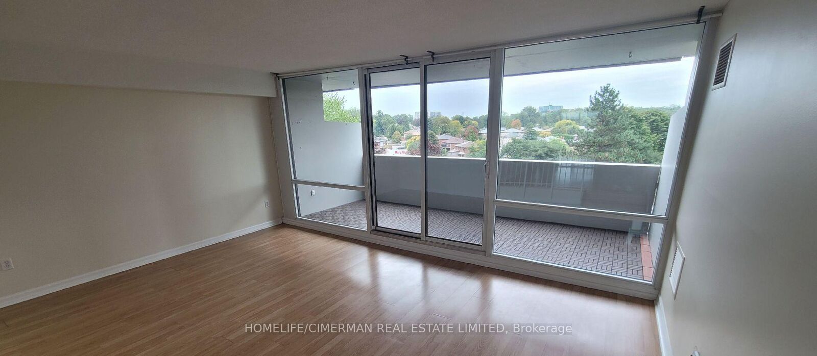 Property Photo:  260 Scarlett Road 608  ON M6N 4X6 