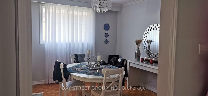 Property Photo:  191 Pleasant Avenue Main  ON M2M 1M4 