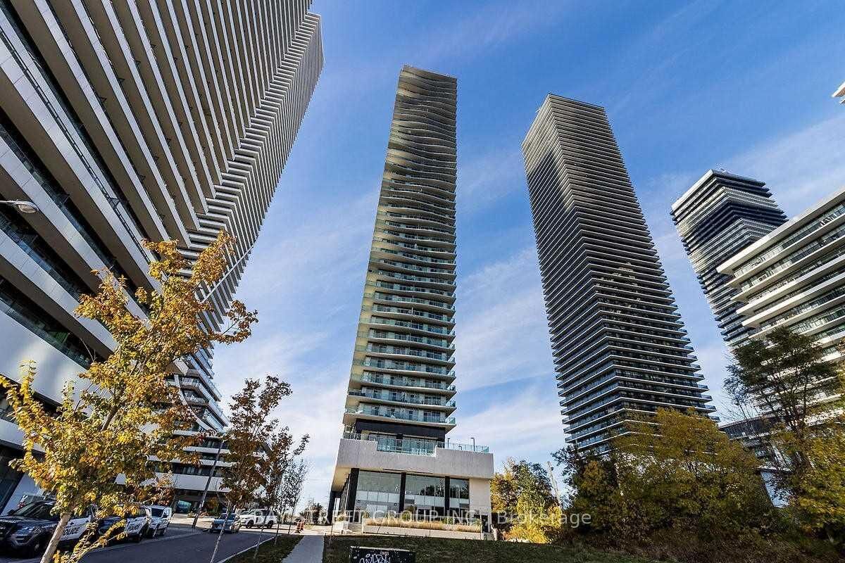 Property Photo:  33 Shore Breeze Drive 1906  ON M8V 0G1 
