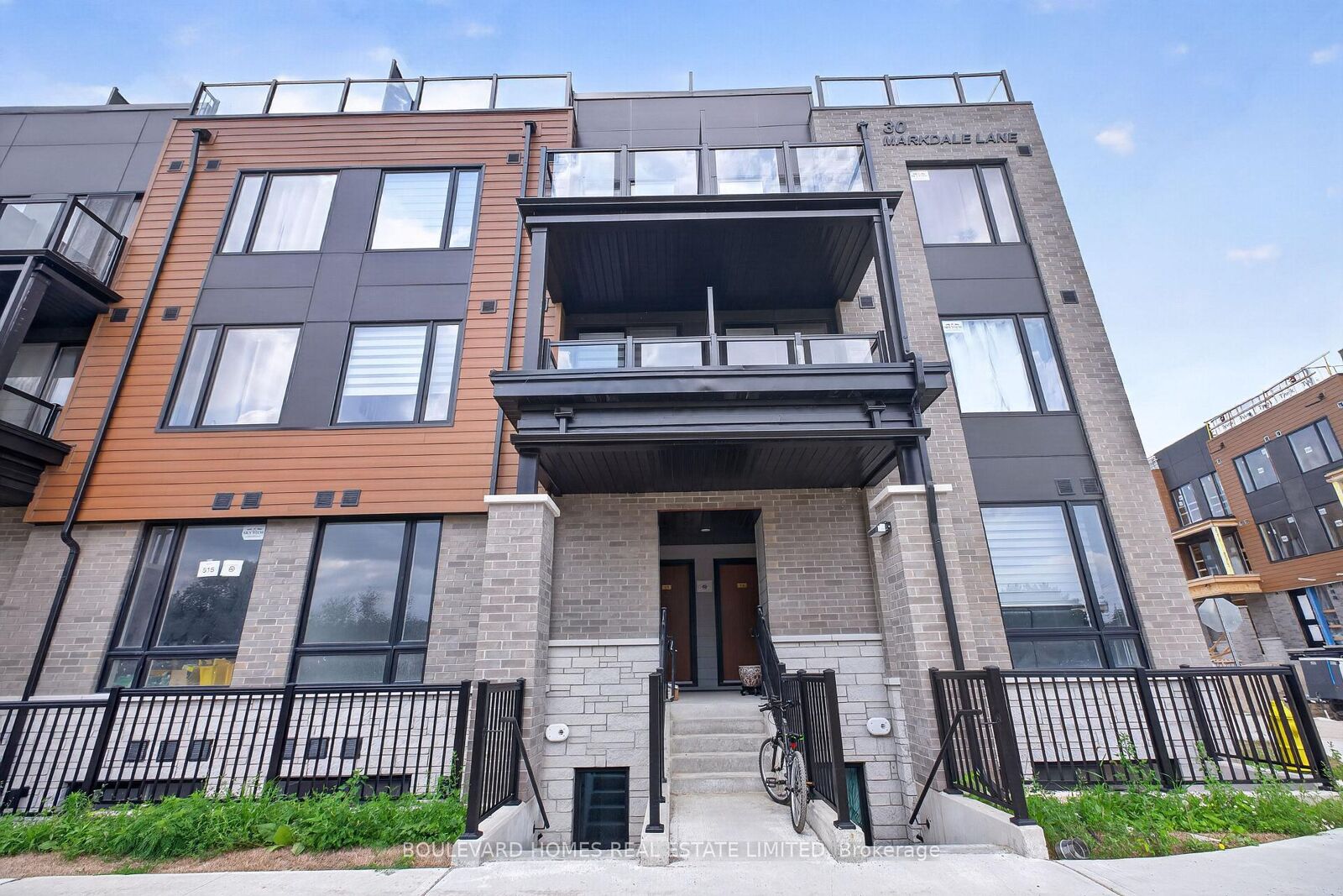 Property Photo:  30 Markdale Lane 13  ON L3S 0E3 