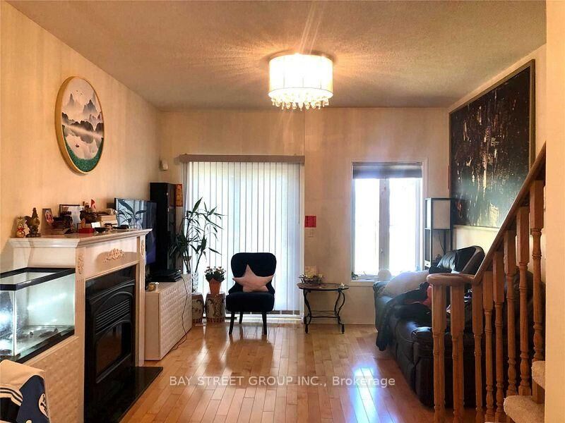 Property Photo:  4 St Moritz Way 2  ON L3R 4E8 