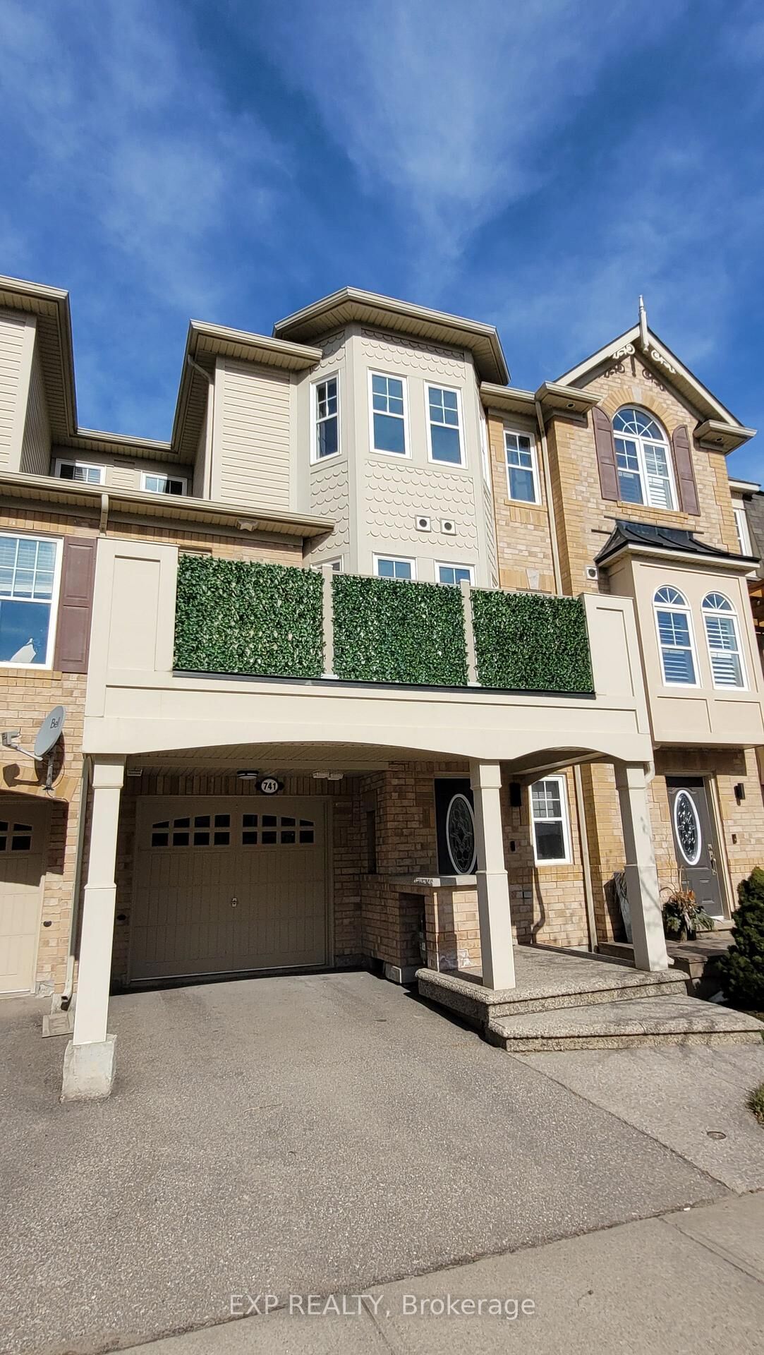 Property Photo:  741 Challinor Terrace  ON L9T 7V5 