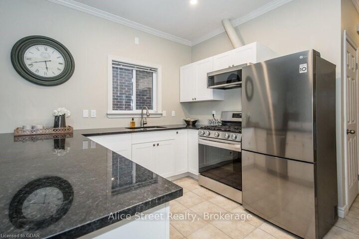 Property Photo:  129 Elizabeth Street Main Unit  ON N1E 2X4 