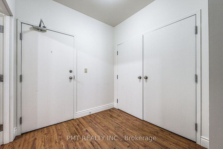 Property Photo:  150 Colborne Street E 208  ON N3T 2G6 