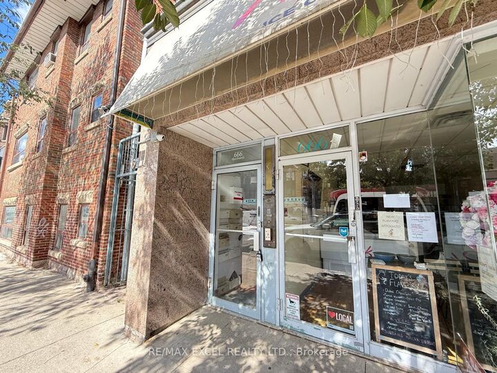 Property Photo:  666 St Clair Avenue W 305  ON M6C 1B1 