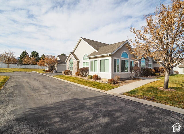 Property Photo: 3284 S Hunter Villa Ln W B UT 84128