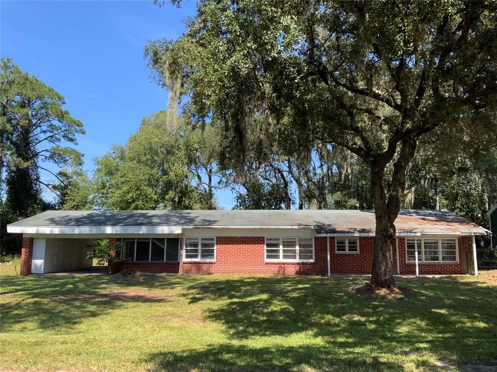 Property Photo:  1437 Cashen Drive  FL 32034 