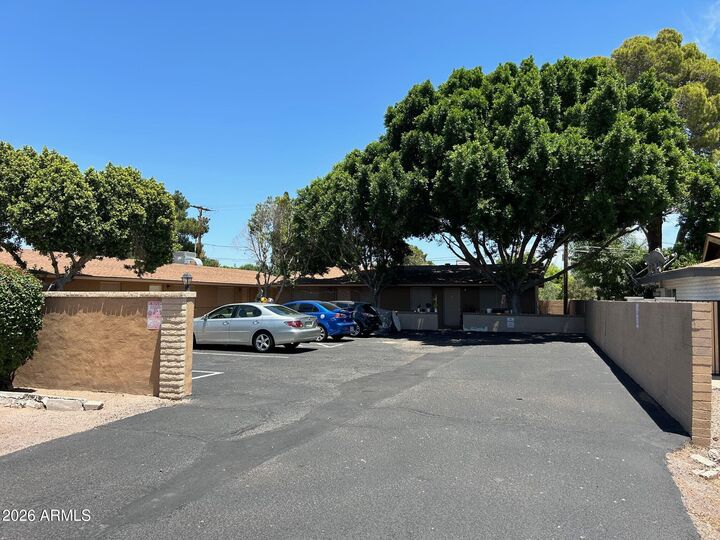 Property Photo:  313 N Horne Street  AZ 85203 