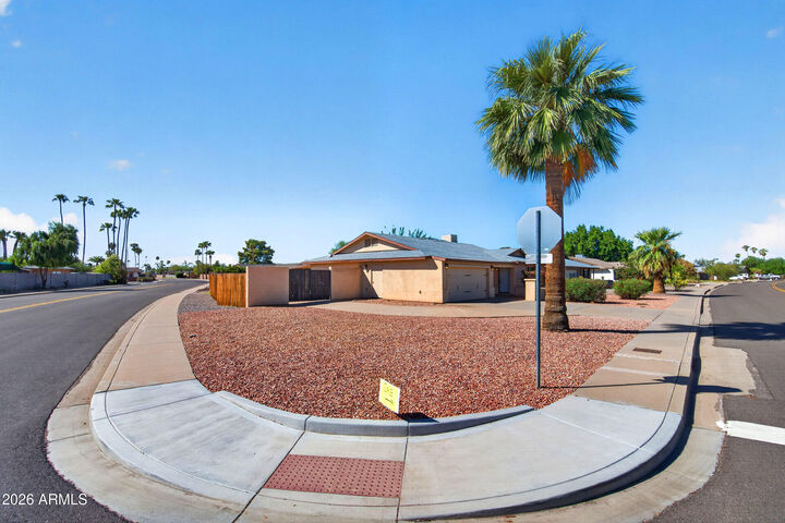 Property Photo:  1873 E Watson Drive  AZ 85283 
