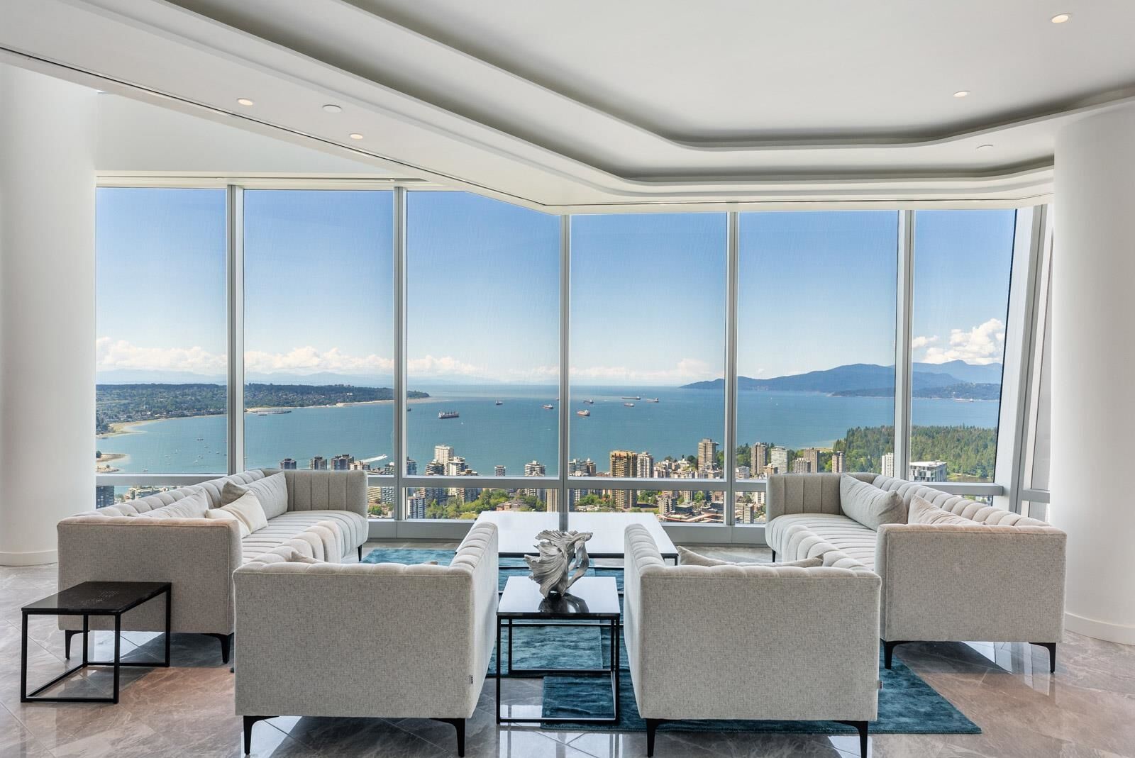 Property Photo:  1151 W Georgia Street Ph 1  BC V6E 0B3 