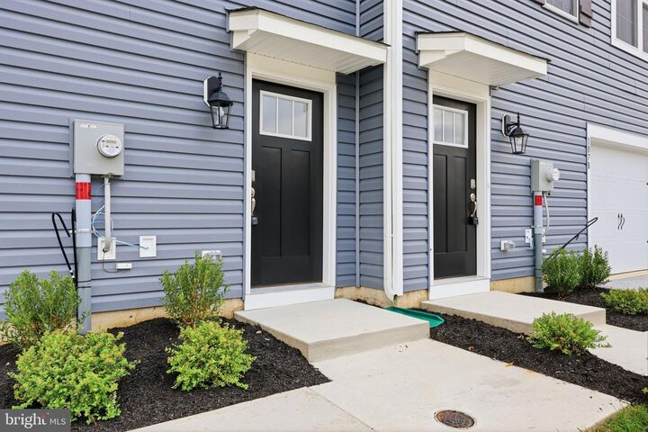 Property Photo: 1076 Meadowlark Drive PA 18051