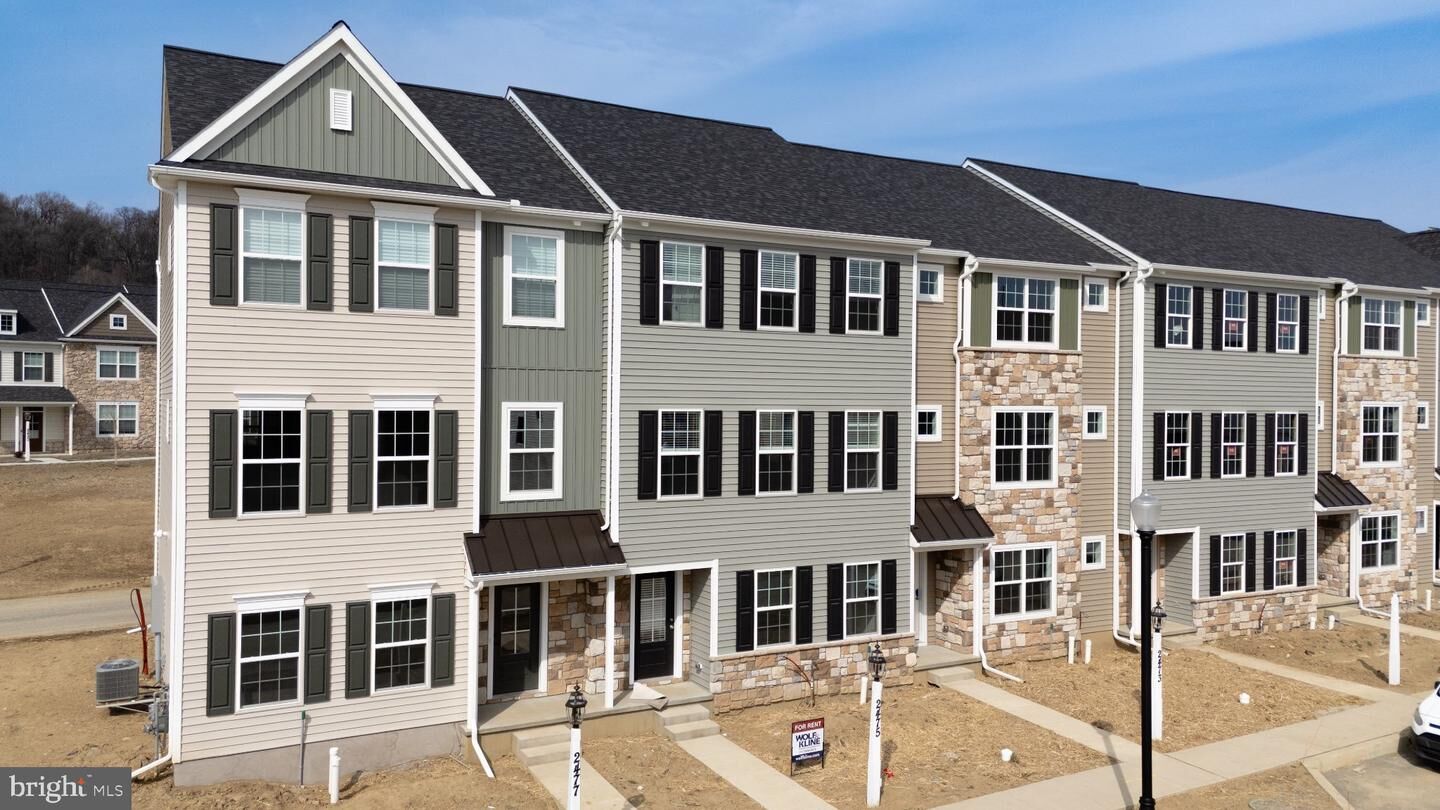 Property Photo:  2443 Spring Water Circle  PA 17601 