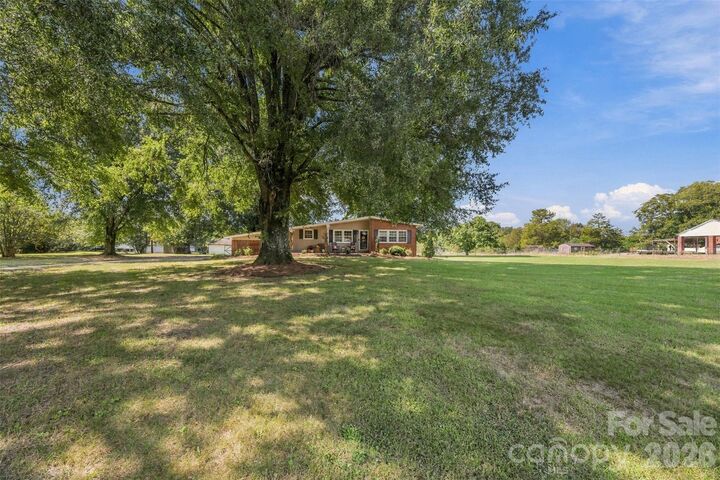 Property Photo:  1691 Cat Square Road  NC 28168 
