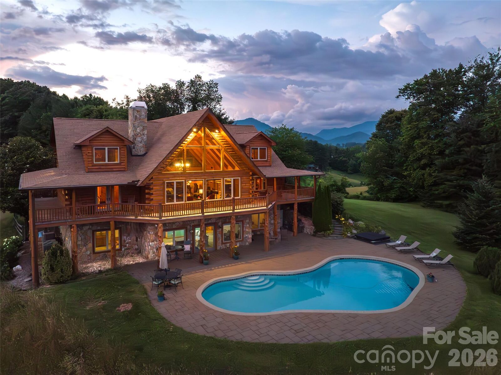 Property Photo:  316 Stevenson Cove Road  NC 28785 