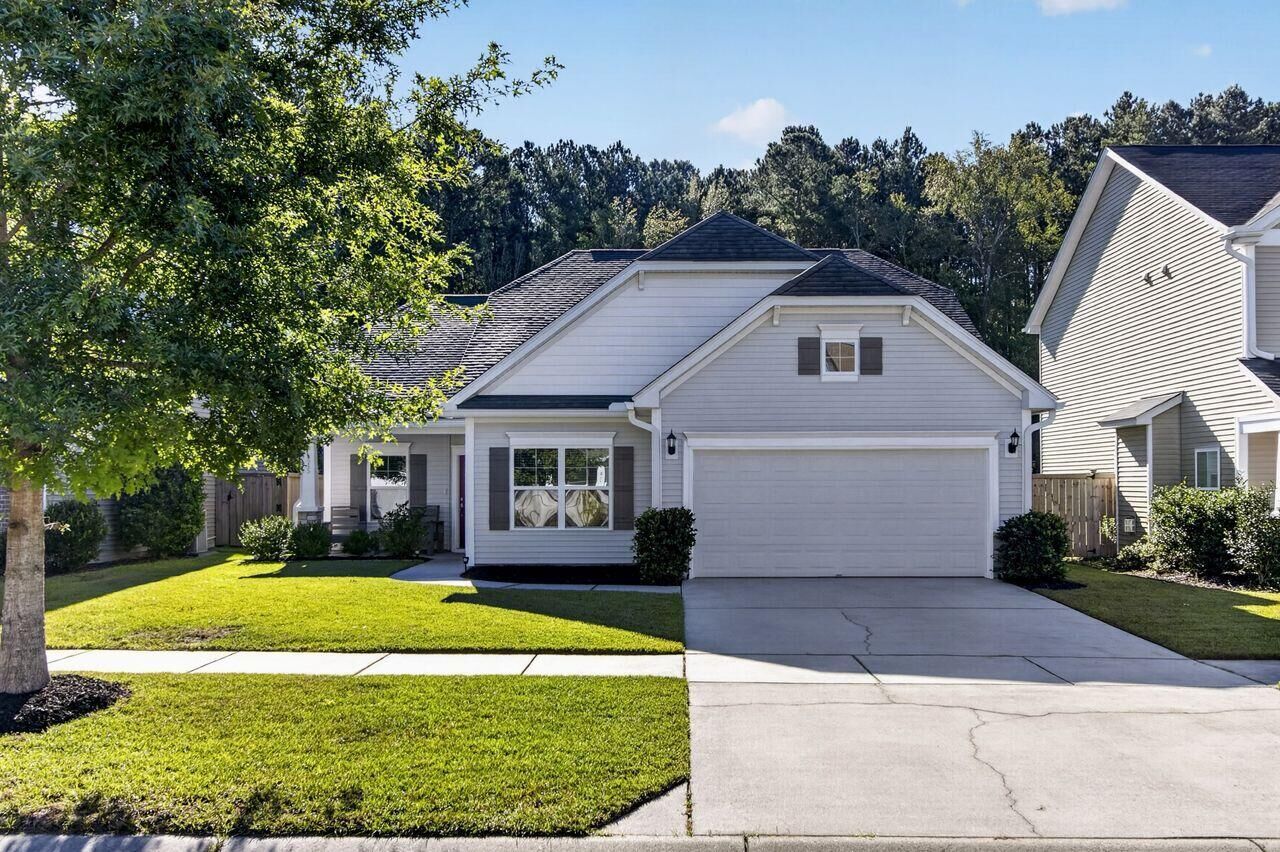 Property Photo:  215 Saxony Loop  SC 29486 
