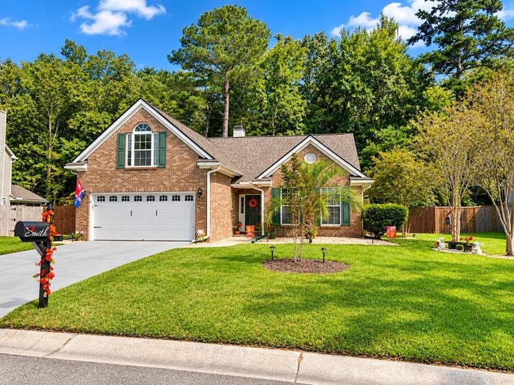 Property Photo:  121 Oakbluff Road  SC 29485 