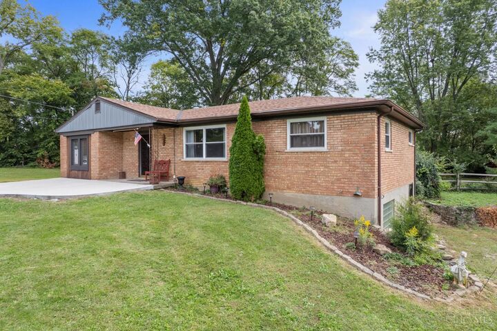 Property Photo: 475 Breezy Lane OH 45244
