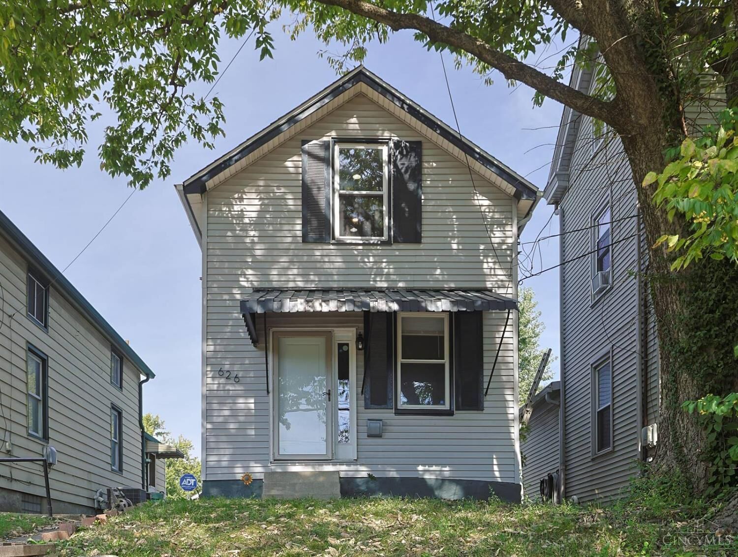 Property Photo:  626 E Ross Avenue  OH 45217 