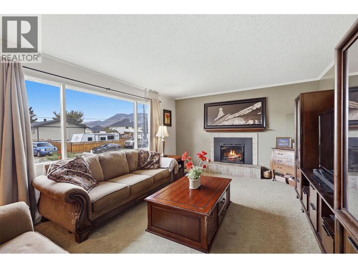 Property Photo:  723 Moody Place  BC V2B 8B1 