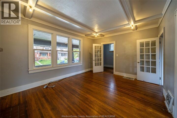 Property Photo:  1076 Dougall Avenue Main  ON N9A 4R5 