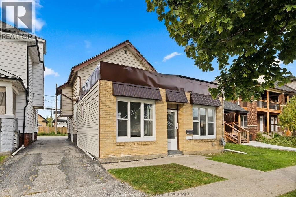 Property Photo:  1537 Howard  ON N8X 3T5 