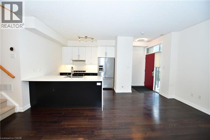 Property Photo:  4080 Parkside Village Drive 3  ON L5B 0K2 