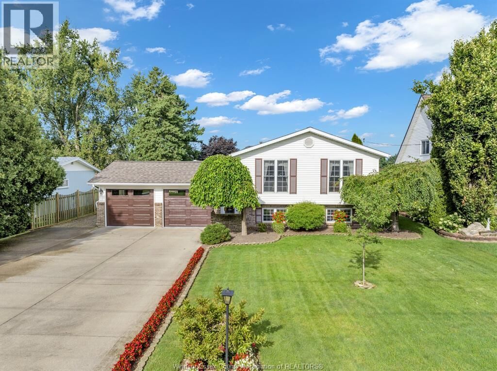 Property Photo:  214 Prince Albert Street North  ON N9Y 1J7 
