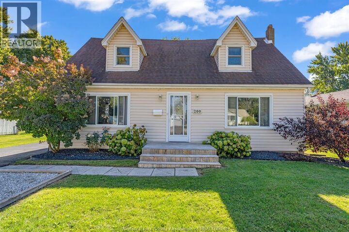 Property Photo:  200 Centre Street  ON N8M 1R2 