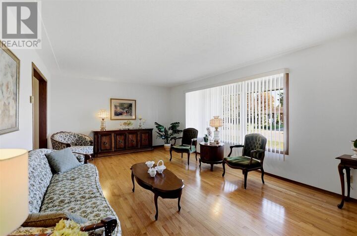 Property Photo:  67 Westridge Rd  ON P6C 5W7 