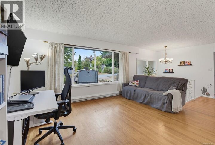 Property Photo:  14 Eaton Avenue  BC V8Z 5E1 