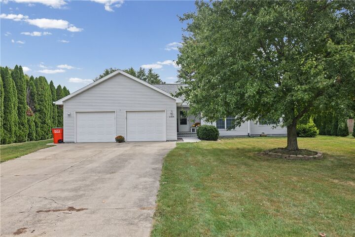Property Photo: 1304 S Patterson Road IL 61951