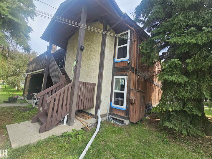 Property Photo:  11822 39 Street NW  AB T5W 2J5 