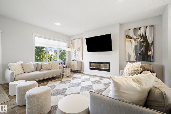Property Photo:  22359 93 Avenue NW  AB T5T 7L9 