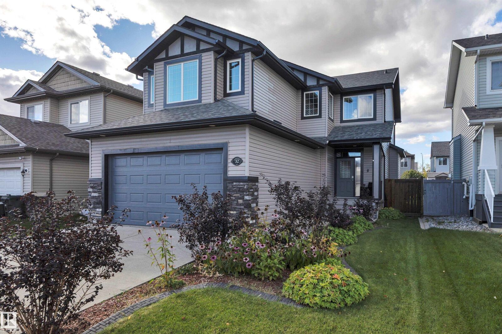 Property Photo:  32 Harrington Bay  AB T7X 0G7 
