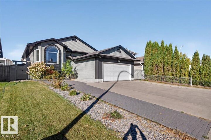Property Photo:  417 Hollick Kenyon Road NW  AB T5Y 2T9 