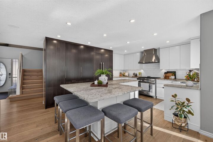 Property Photo:  461 Norway Crescent  AB T8A 5Z4 