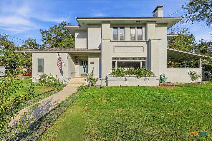 Property Photo: 503 S Austin Street TX 78155